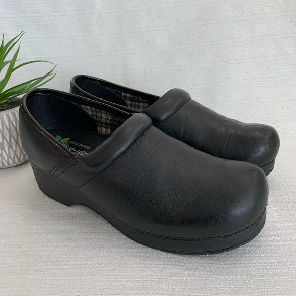 Sketchers Tone Ups Black Leather Comfort Clogs Woman’s 10 - Picture 5 of 15